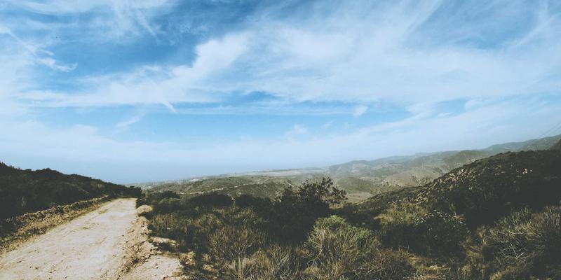 河南中大门建材平台专业解读：高层建筑门窗抗风压等级选购指南